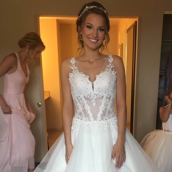 Meet your Posher, Alyssa - Picture 1 of 1